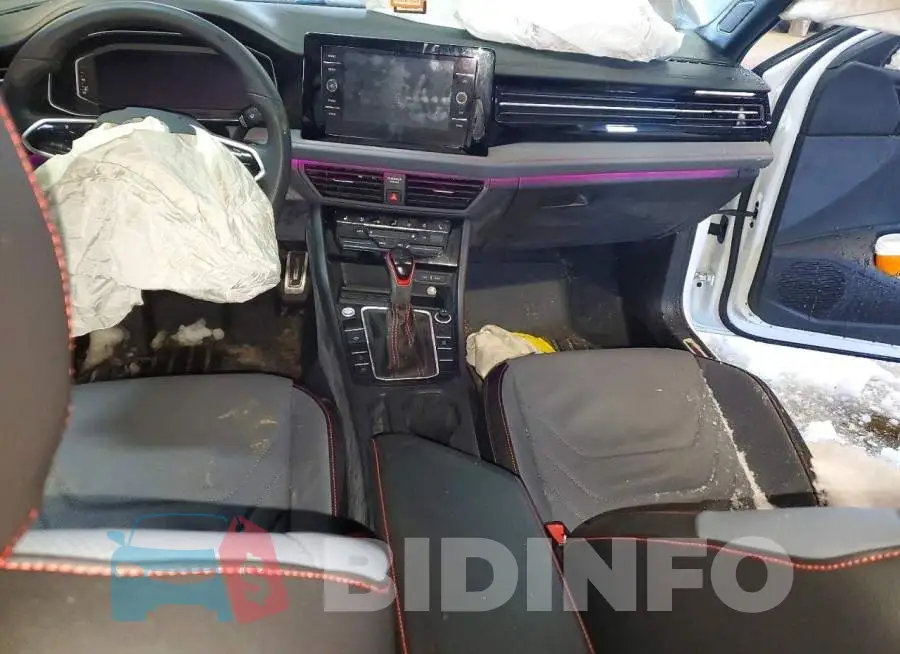 3VW2T7BU0SM086741 Photo# 8
