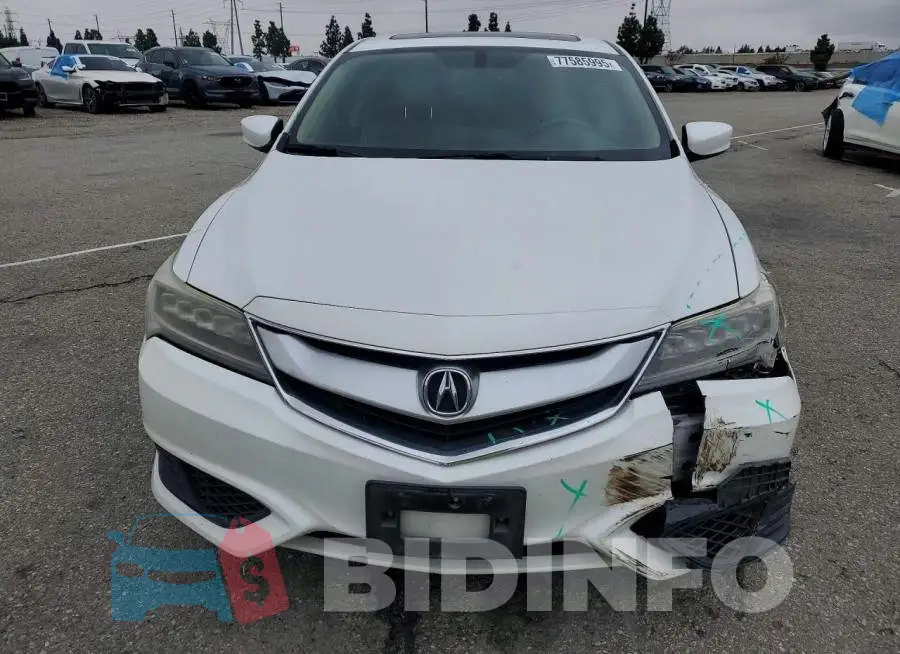 19UDE2F75JA002522 Photo# 5