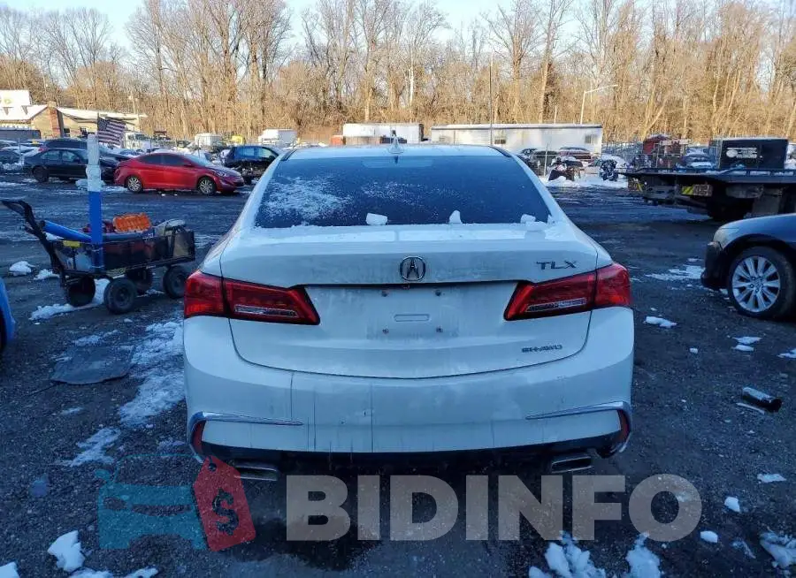 19UUB3F34JA002331 Photo# 6