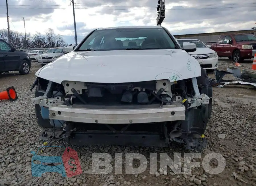 19UUB3F77HA002322 Photo# 5