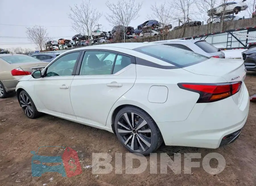 1N4BL4CV3KC158094 Photo# 2