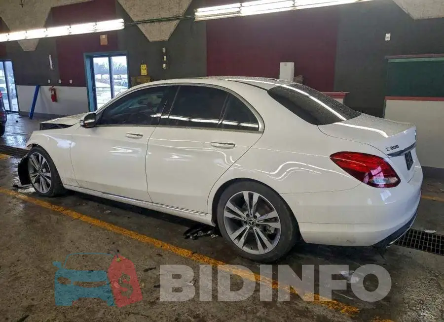55SWF4JB7JU235125 Photo# 2