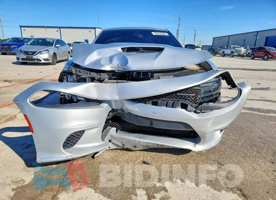 2C3CDXCT4PH571582 Photo# 5