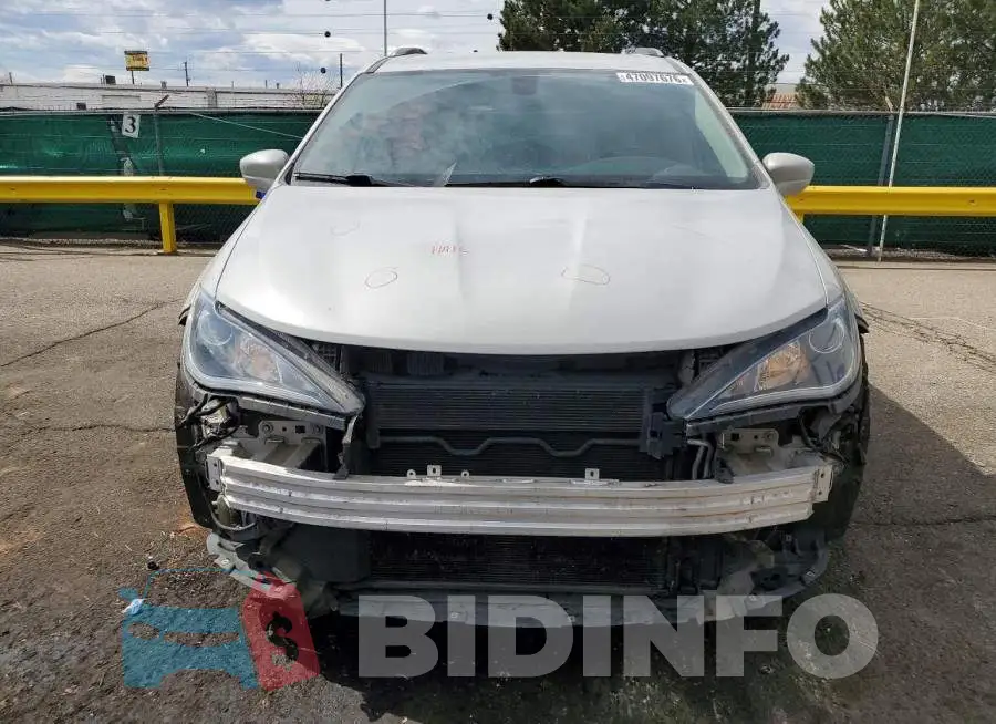 2C4RC1EG3HR839698 Photo# 5