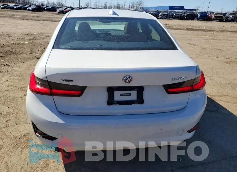 3MW5R7J08M8B65631 Photo# 6