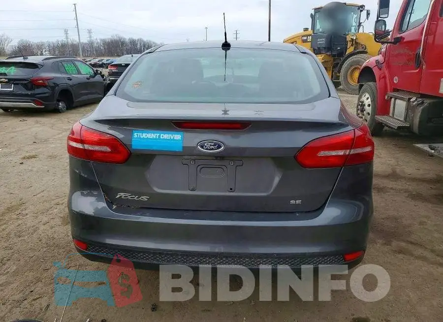 1FADP3F2XJL239813 Photo# 6
