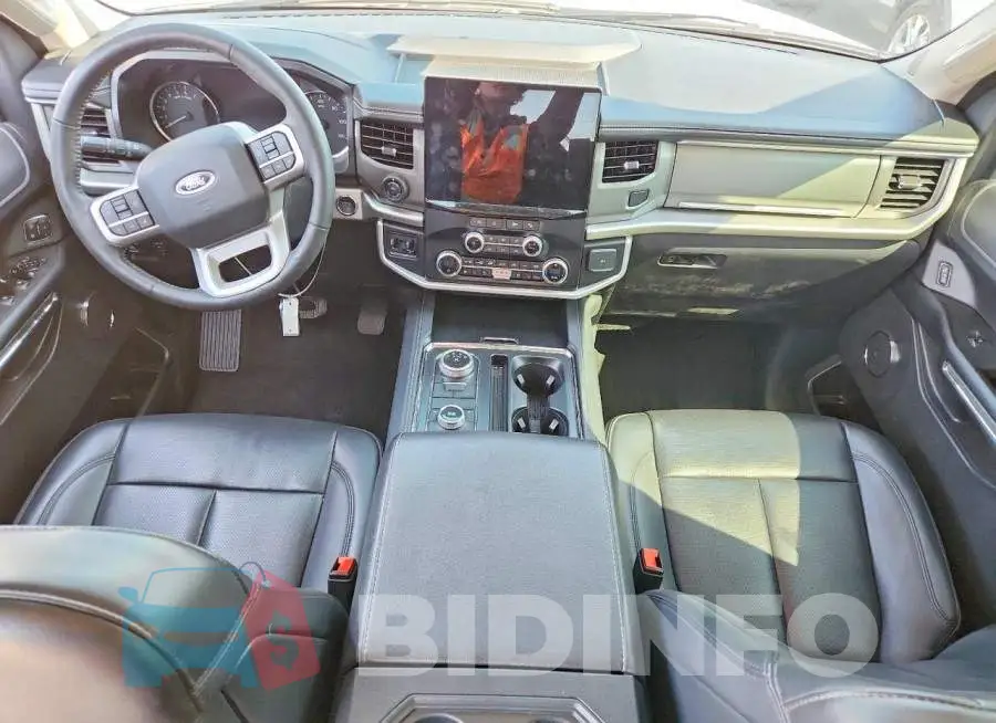 1FMJK1J82REB08933 Photo# 8
