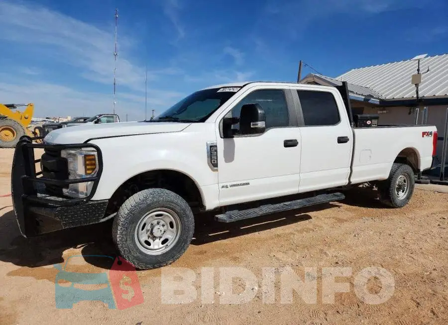 1FT8W3BT3JEC56714 Photo# 1