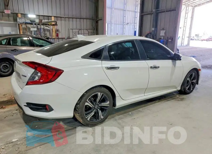 19XFC1F90HE010348 Photo# 3