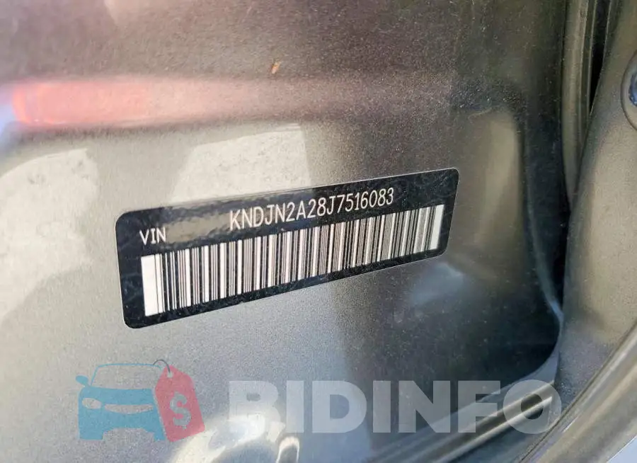 KNDJN2A28J7516083 Photo# 14