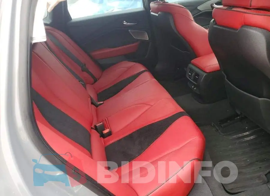 19UUB6F58RA001312 Photo# 10