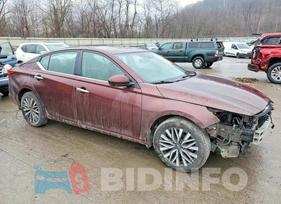 1N4BL4DW9PN418940 Photo# 4