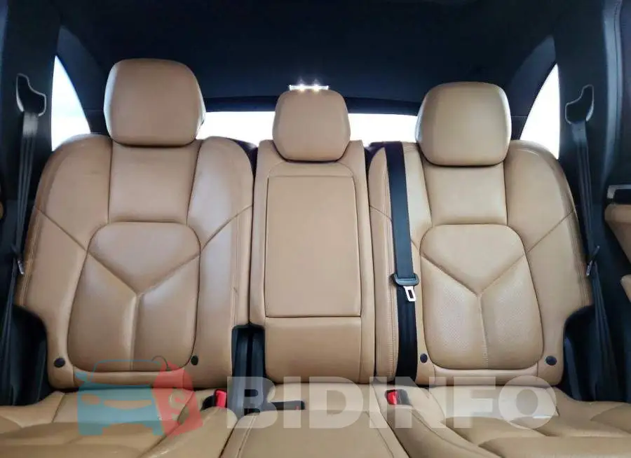 WP1AA2A22HKA89551 Photo# 10