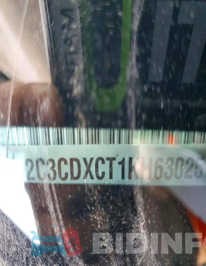 2C3CDXCT1KH630256 Photo# 13