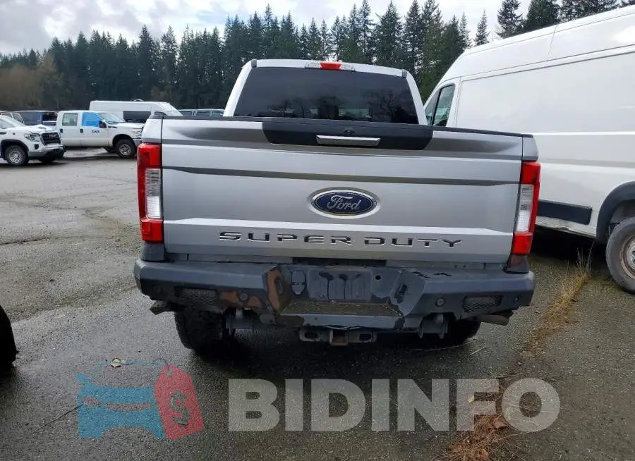 1FT8W3BT2JEC72094 Photo# 6