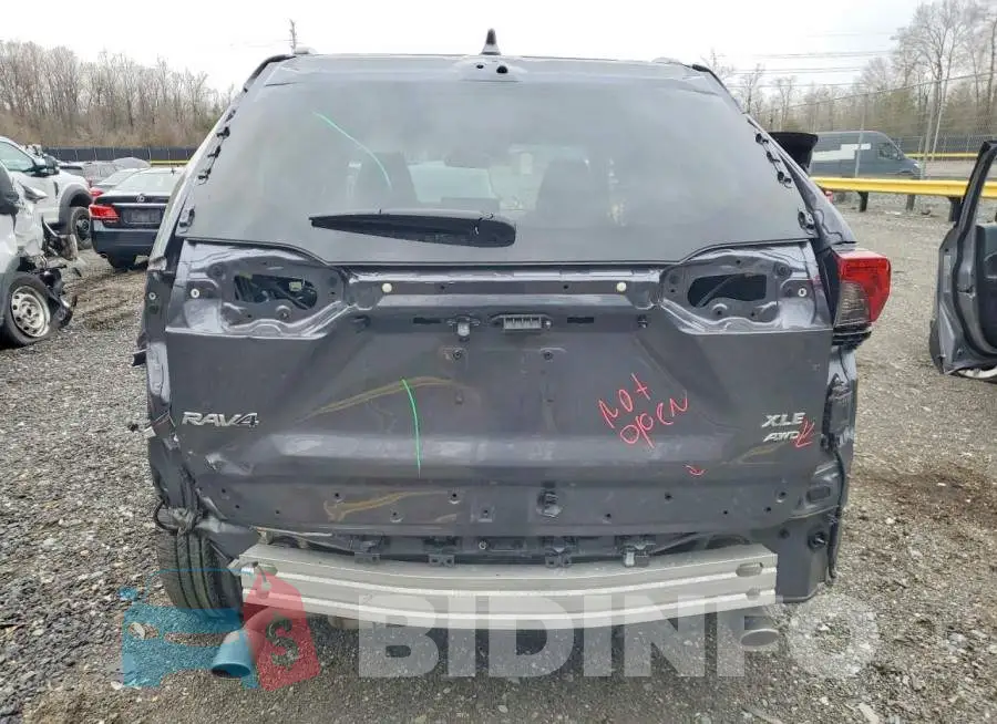 2T3A1RFV2RC488998 Photo# 6