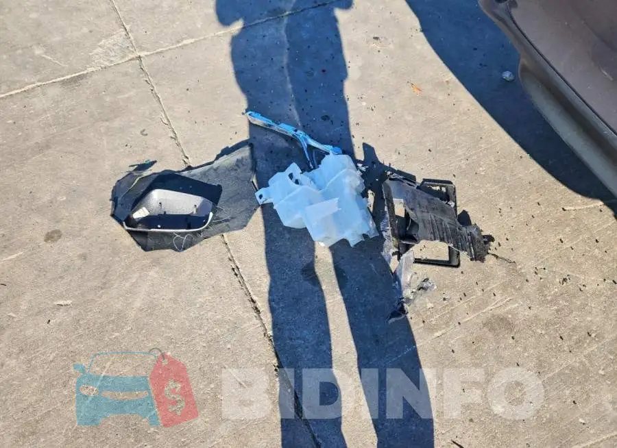 4T1C11AK4PU187581 Photo# 12