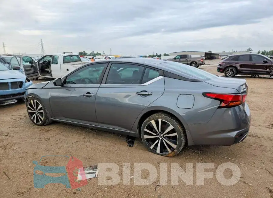 1N4BL4CV4LN314553 Photo# 2