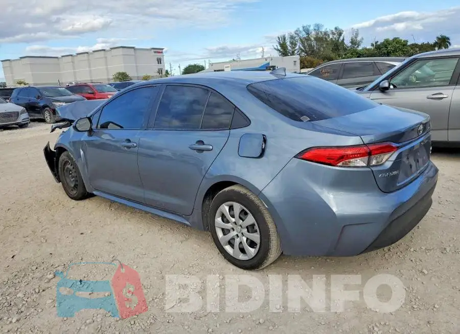 JTDBCMFE8S3076884 Photo# 2
