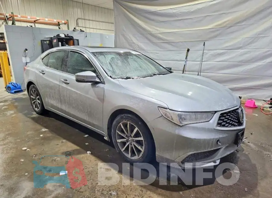 19UUB1F35JA002293 Photo# 4