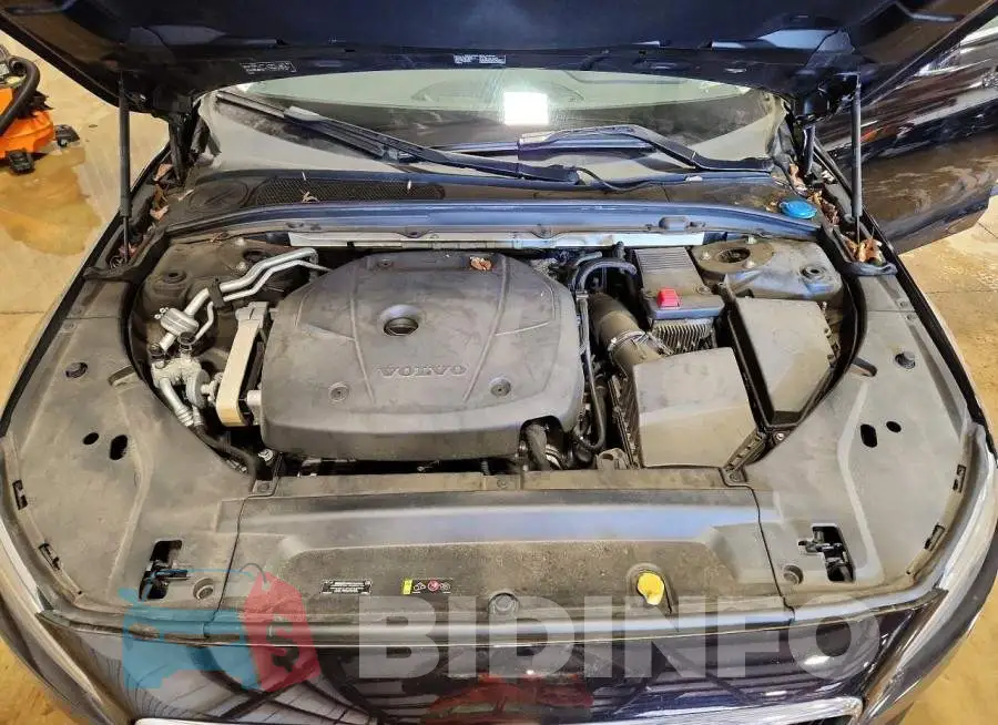 LVY982MK6JP023890 Photo# 11