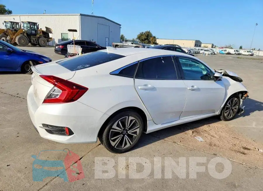 19XFC1F38HE206713 Photo# 3