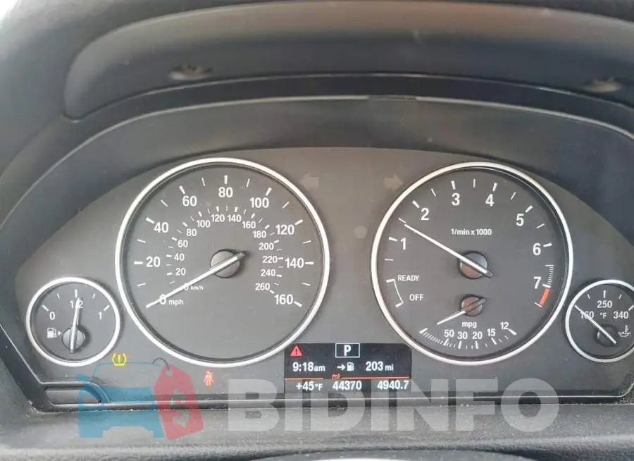 WBA8A3C52JA494914 Photo# 9