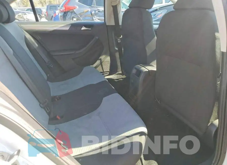 3VW2B7AJ2HM258917 Photo# 10