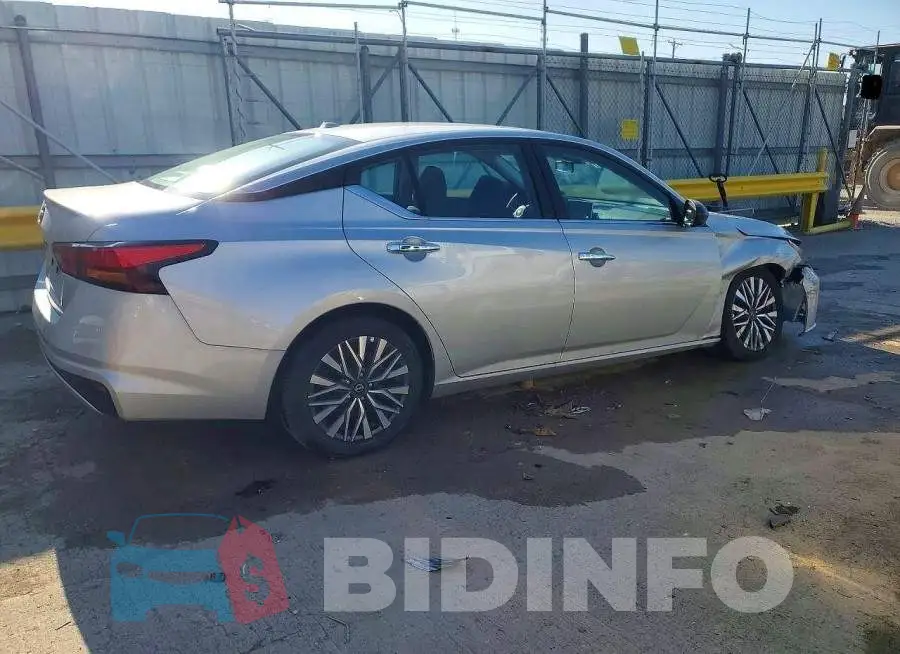 1N4BL4DV7SN409931 Photo# 3