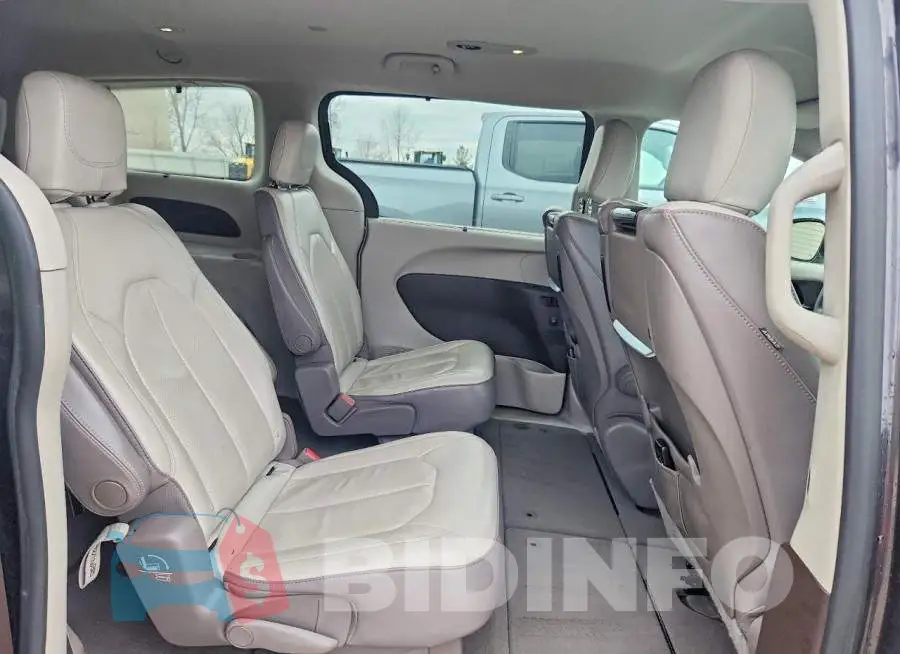 2C4RC1EG5HR816892 Photo# 11