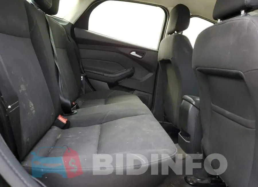 1FADP3F22JL321132 Photo# 10