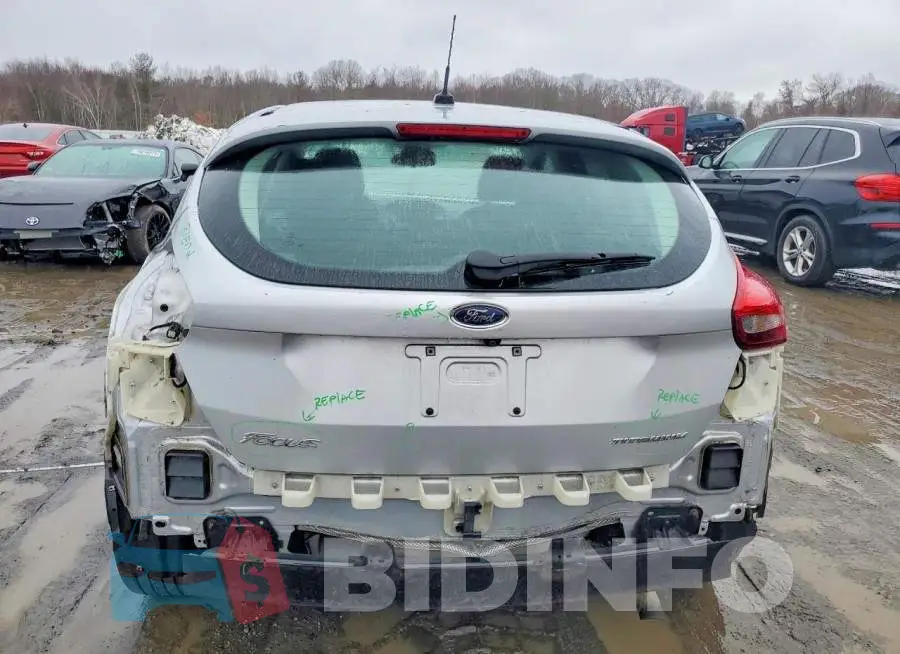 1FADP3N22JL219217 Photo# 6
