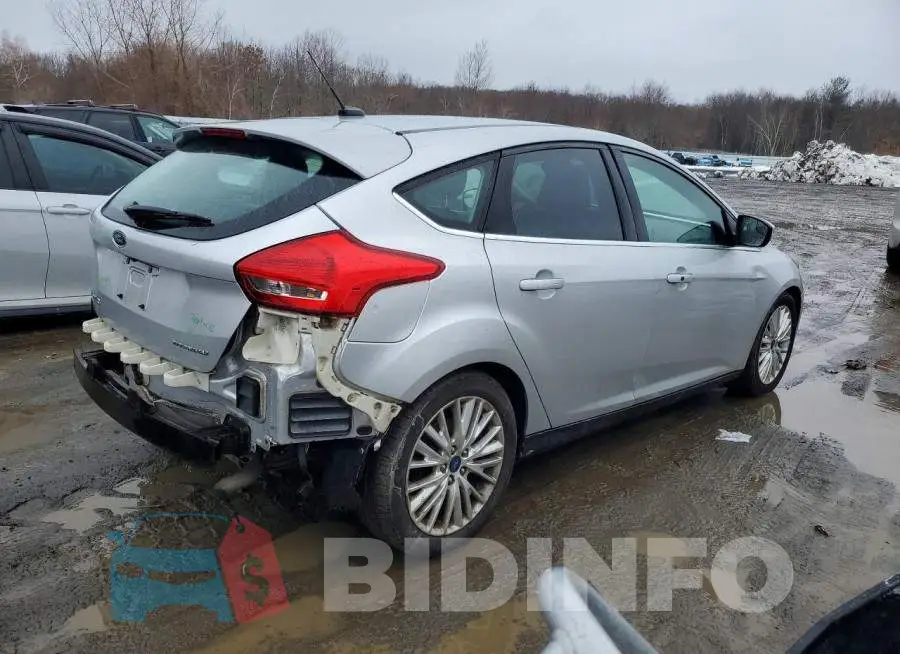 1FADP3N22JL219217 Photo# 3