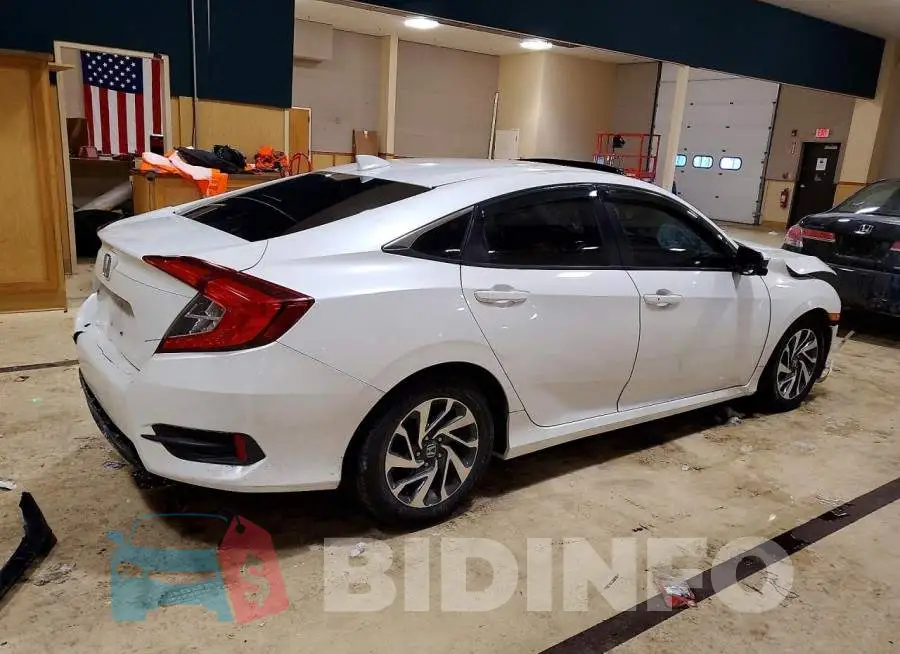 19XFC2F78JE208184 Photo# 3
