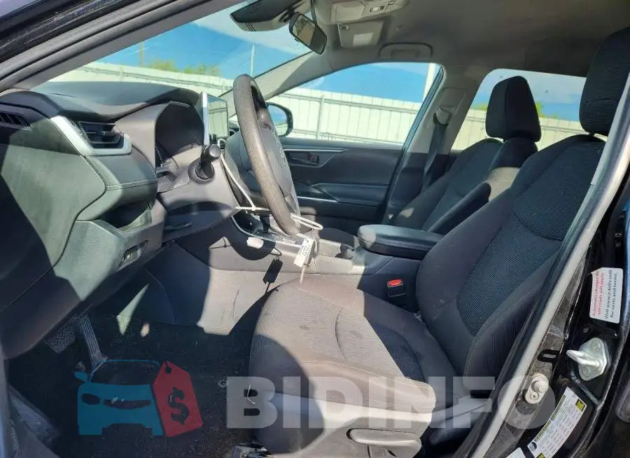 2T3F1RFV8PW377826 Photo# 7
