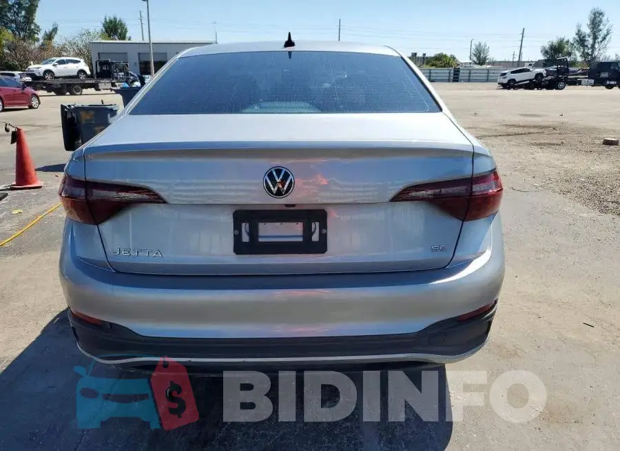 3VW7M7BUXPM024015 Photo# 6