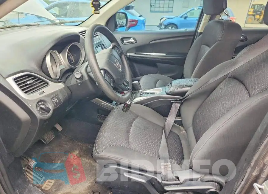 3C4PDCAB9JT498143 Photo# 7