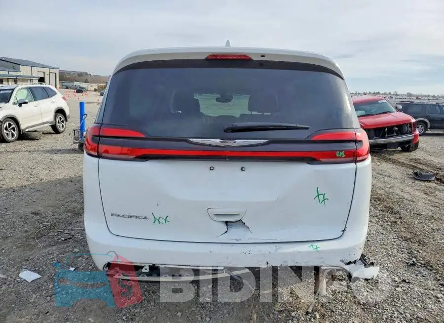 2C4RC1BG3NR167643 Photo# 6