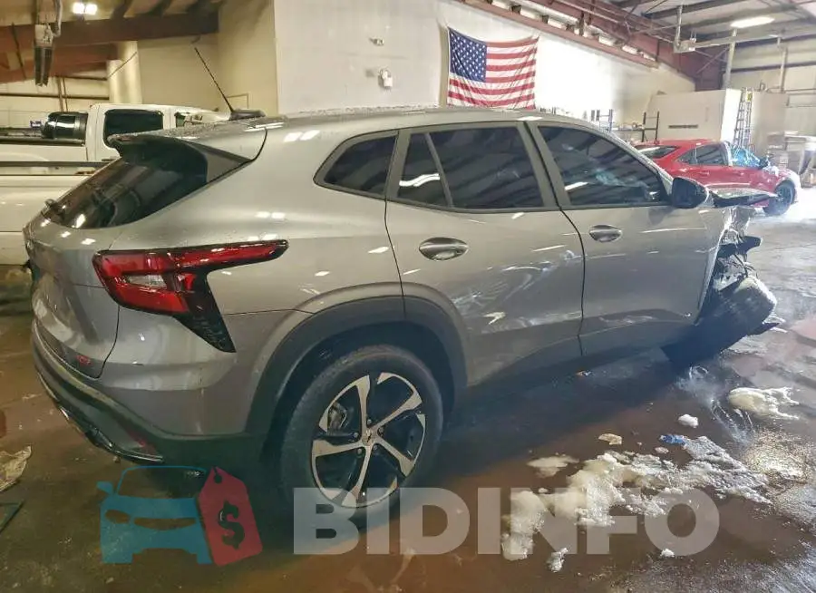 KL77LGEP4SC111203 Photo# 3