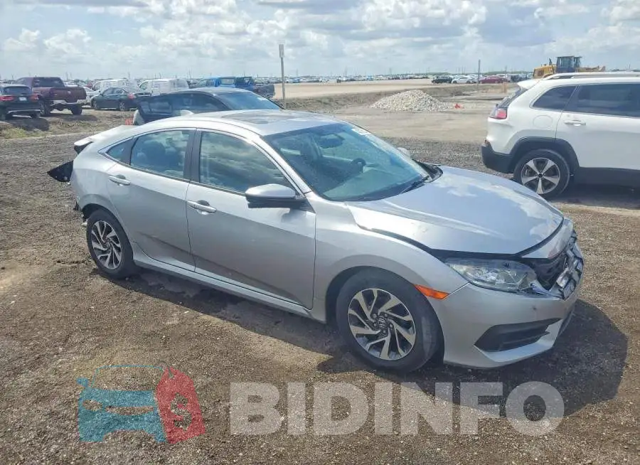 19XFC2F72HE228876 Photo# 4