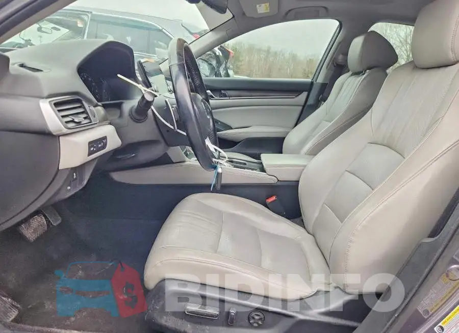 1HGCV2F95JA006132 Photo# 7