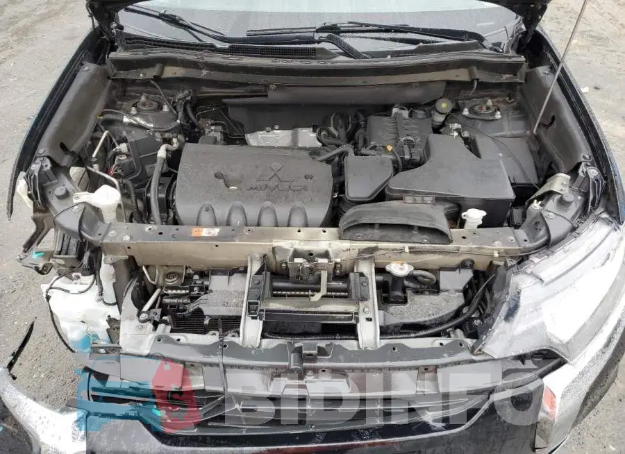 JA4AD3A38KZ045263 Photo# 12