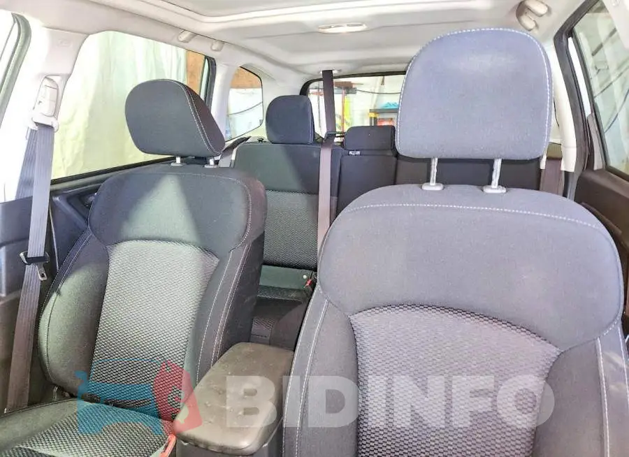 JF2SJAECXJG498166 Photo# 10