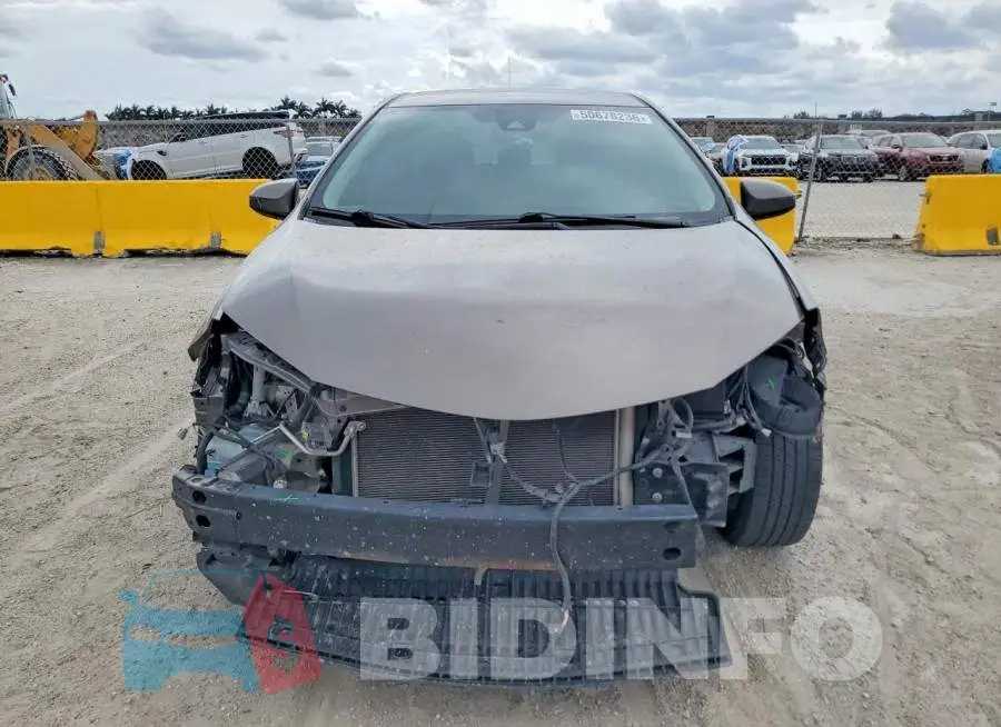 2T1BURHE9KC231182 Photo# 5