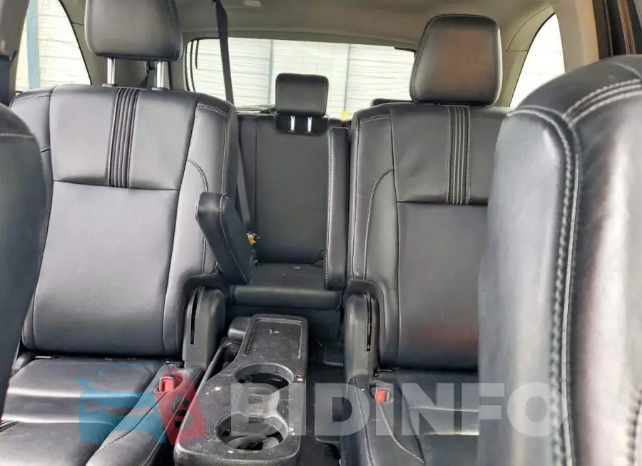 5TDJZRFH0JS845621 Photo# 10
