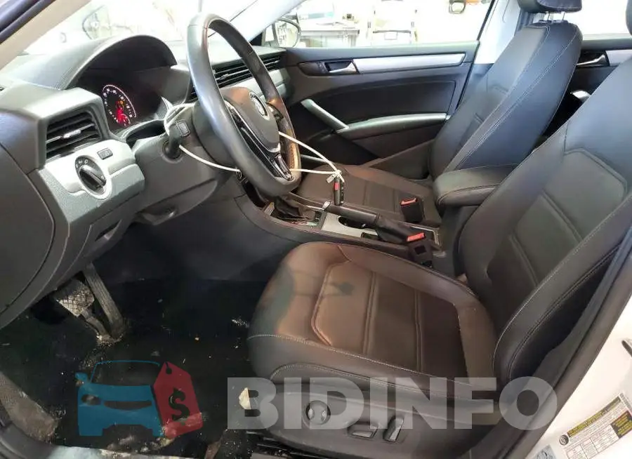 1VWSA7A32MC018699 Photo# 7