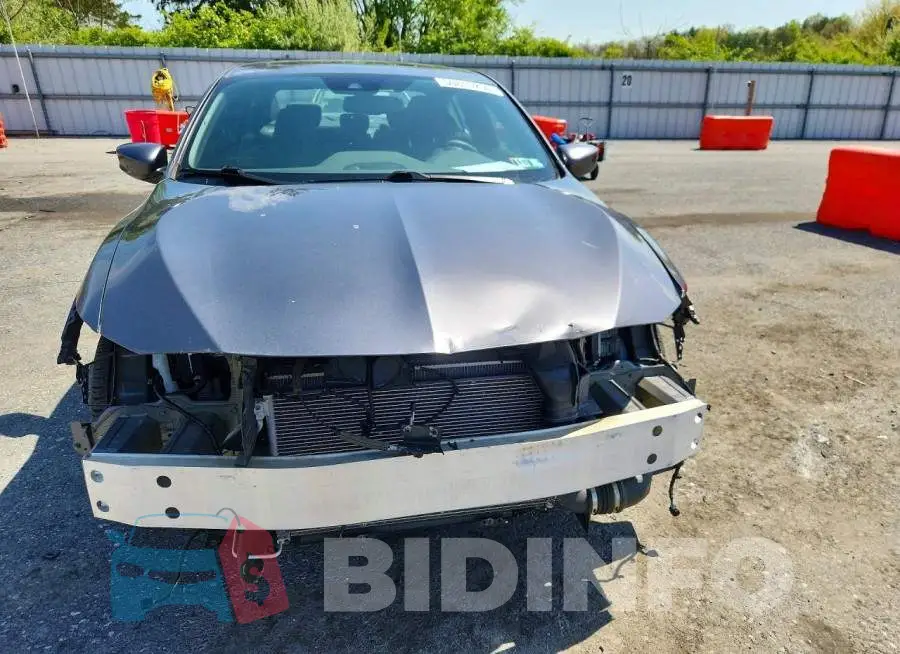 19UDE2F81KA015049 Photo# 5