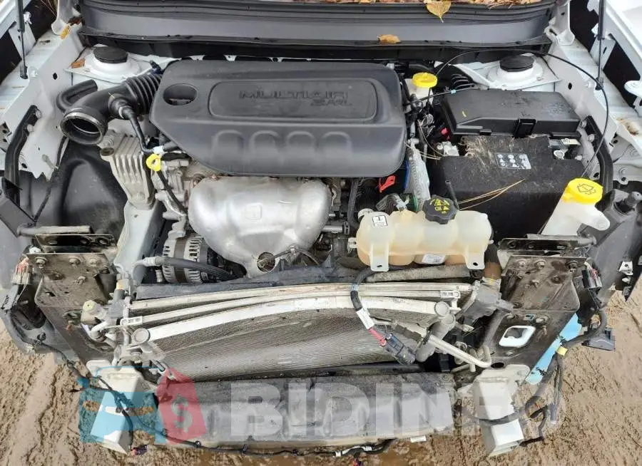 1C4PJLCB1KD490681 Photo# 11