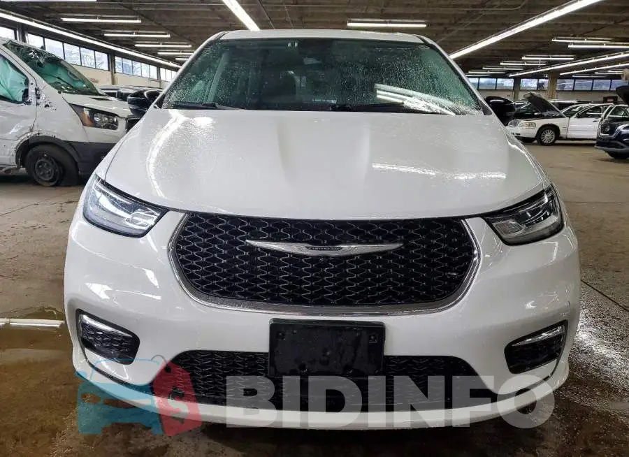 2C4RC1BG4RR176065 Photo# 5