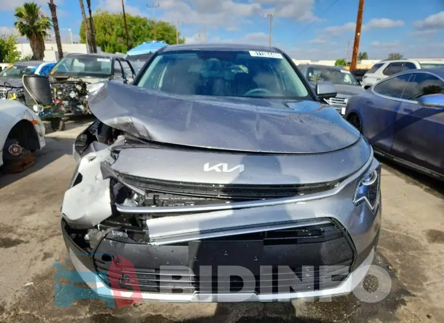 KNDCP3LE9T5342183 Photo# 5